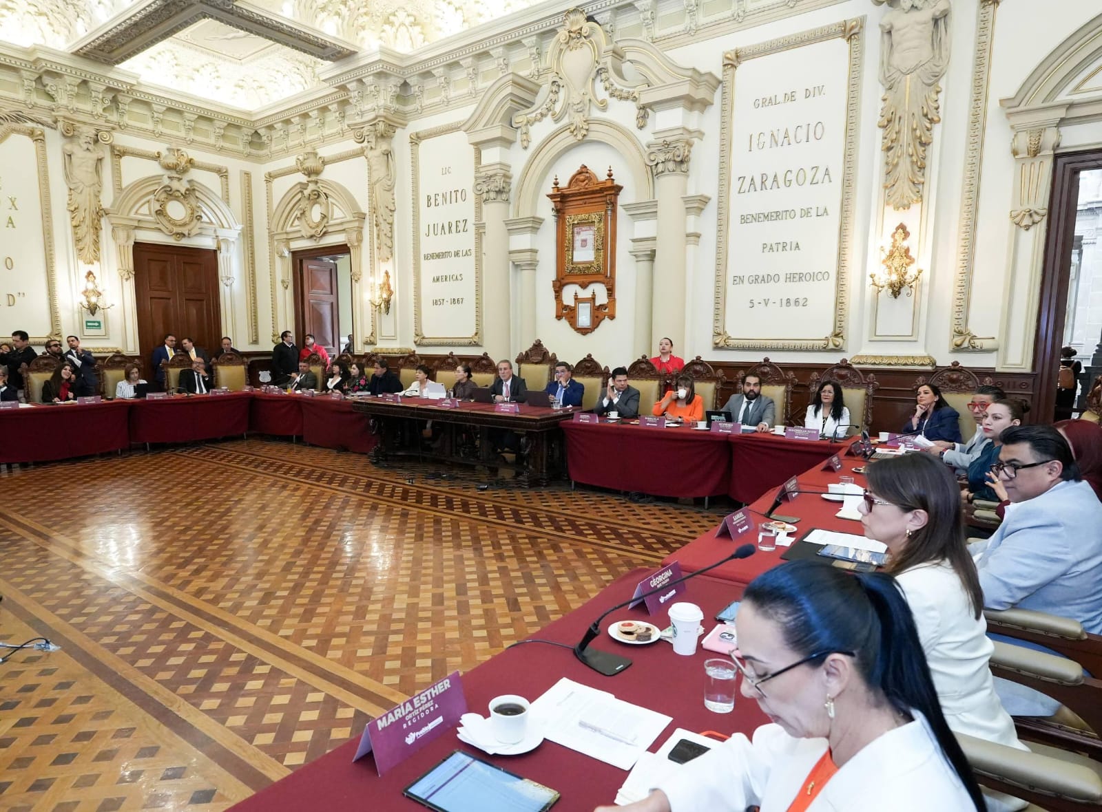 Sesión ordinaria del Cabildo del Ayuntamiento de Puebla en la que se aprobaron diversos acuerdos administrativos e institucionales.